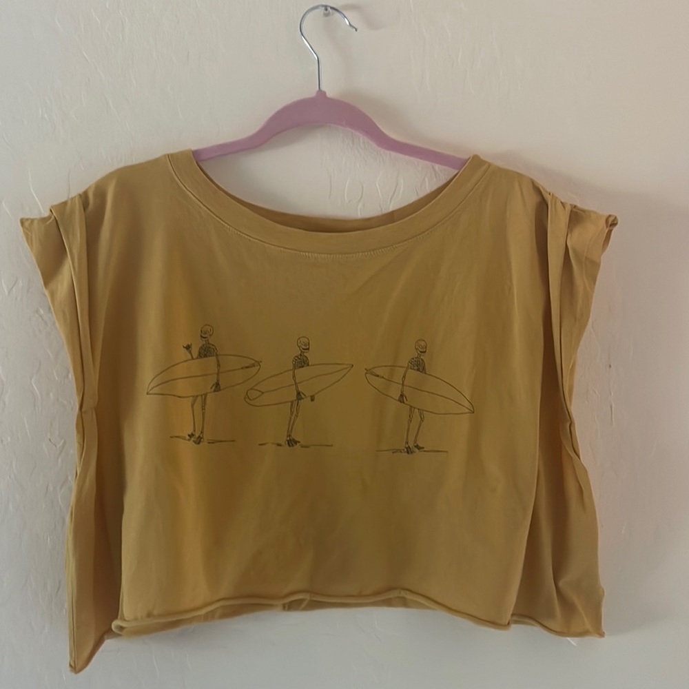 Project social T Skeleton with surfboards